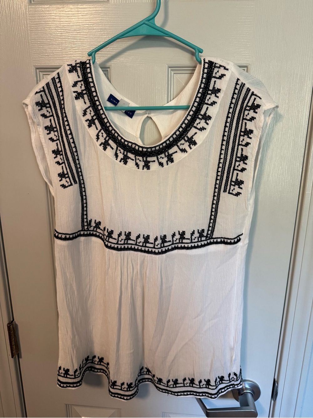 Simply Styled White Short-Sleeve Embroidered Boho Top